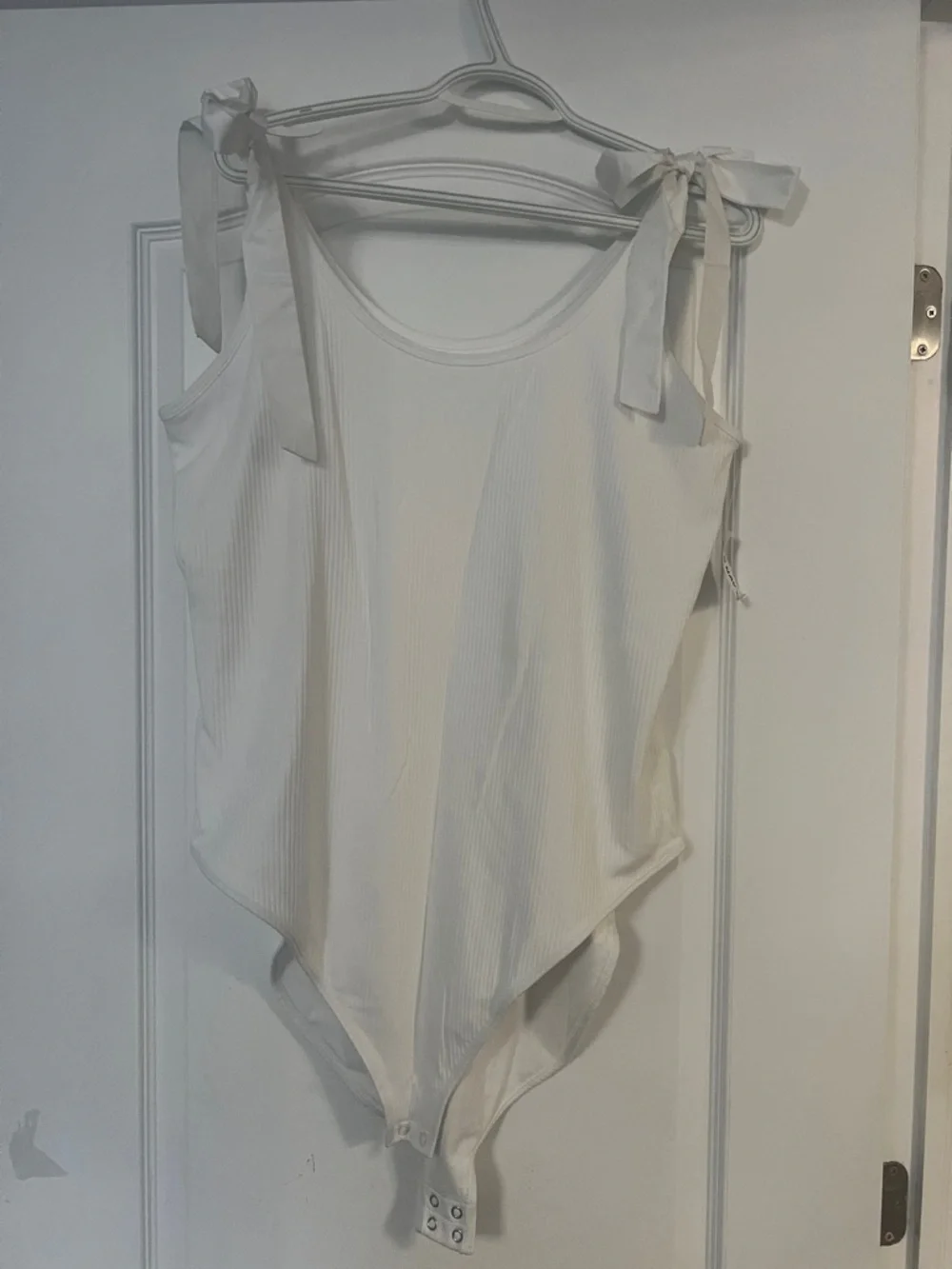 NWT Old Navy White Tie-Shoulder Ribbed Tank Body Suit XXL - Picture 5 of 15